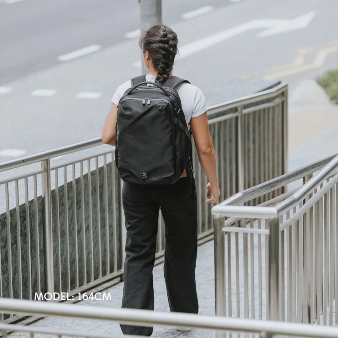 PYX: 24L Everyday Travel Backpack (Midnight Blue)