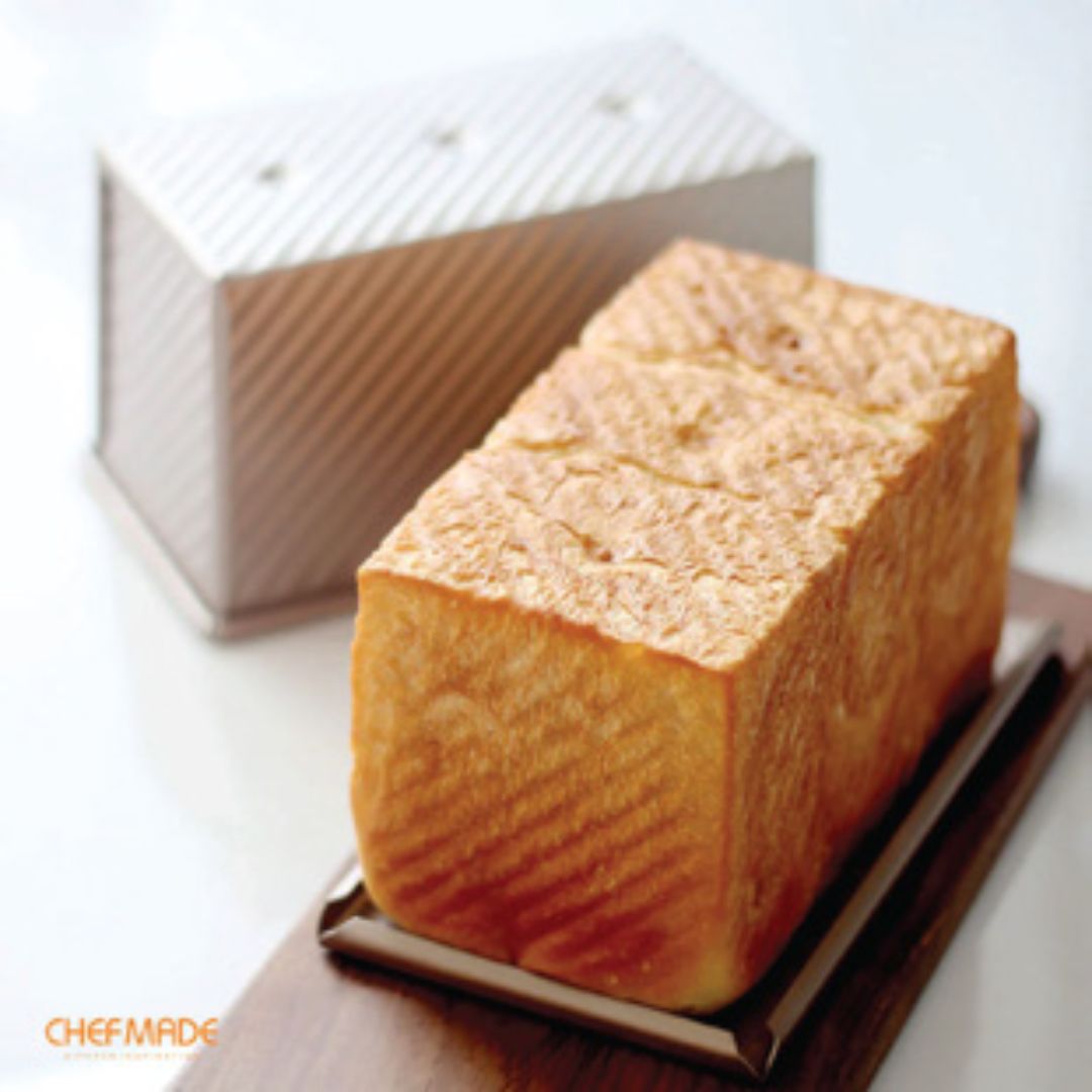 Non-stick Corrugated Loaf with Cover 450g