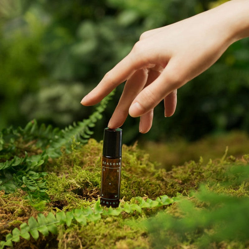 BLOOMY LOTUS 4 Seasons Roll On Fragrance Oil 10ml (Spring) | Isetan KL Online Store