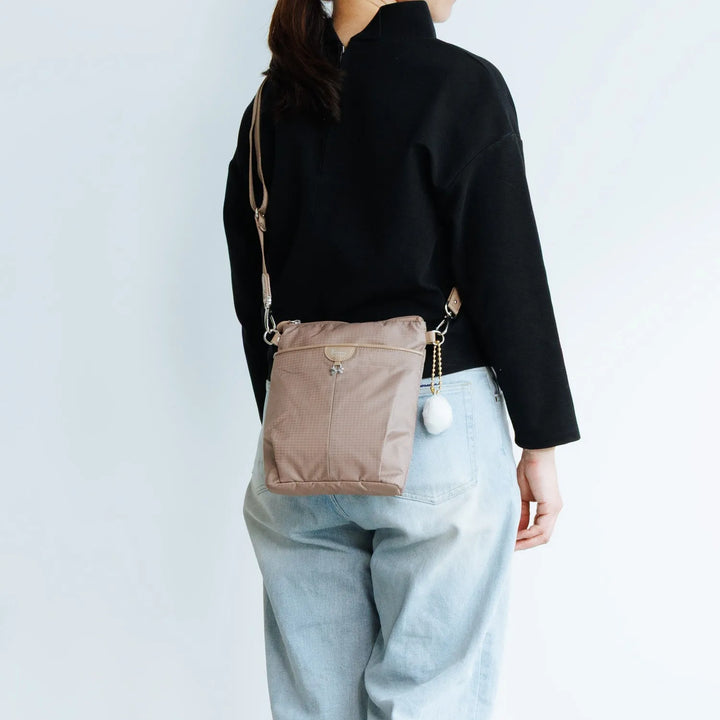 Cheri 17941 Crossbody Bag