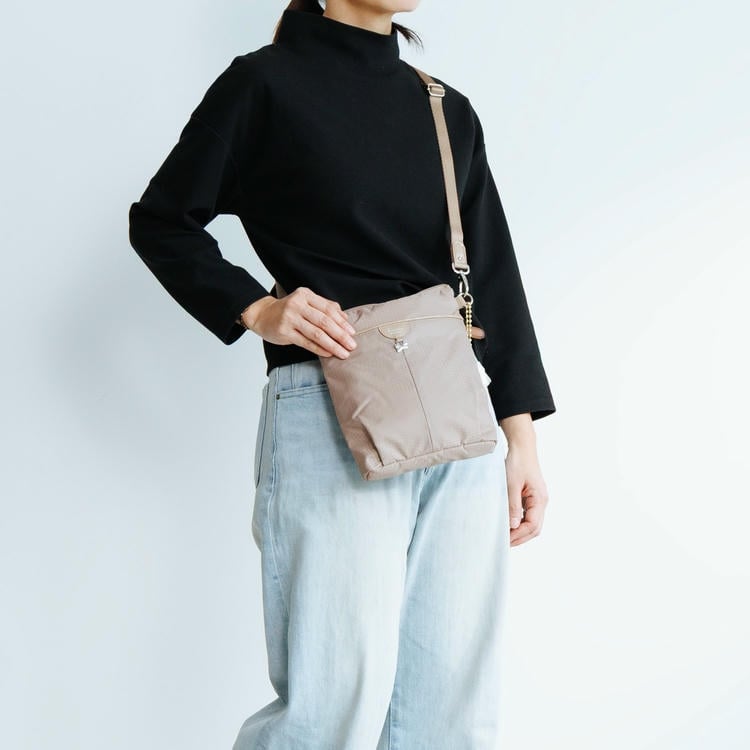 Cheri 17941 Crossbody Bag