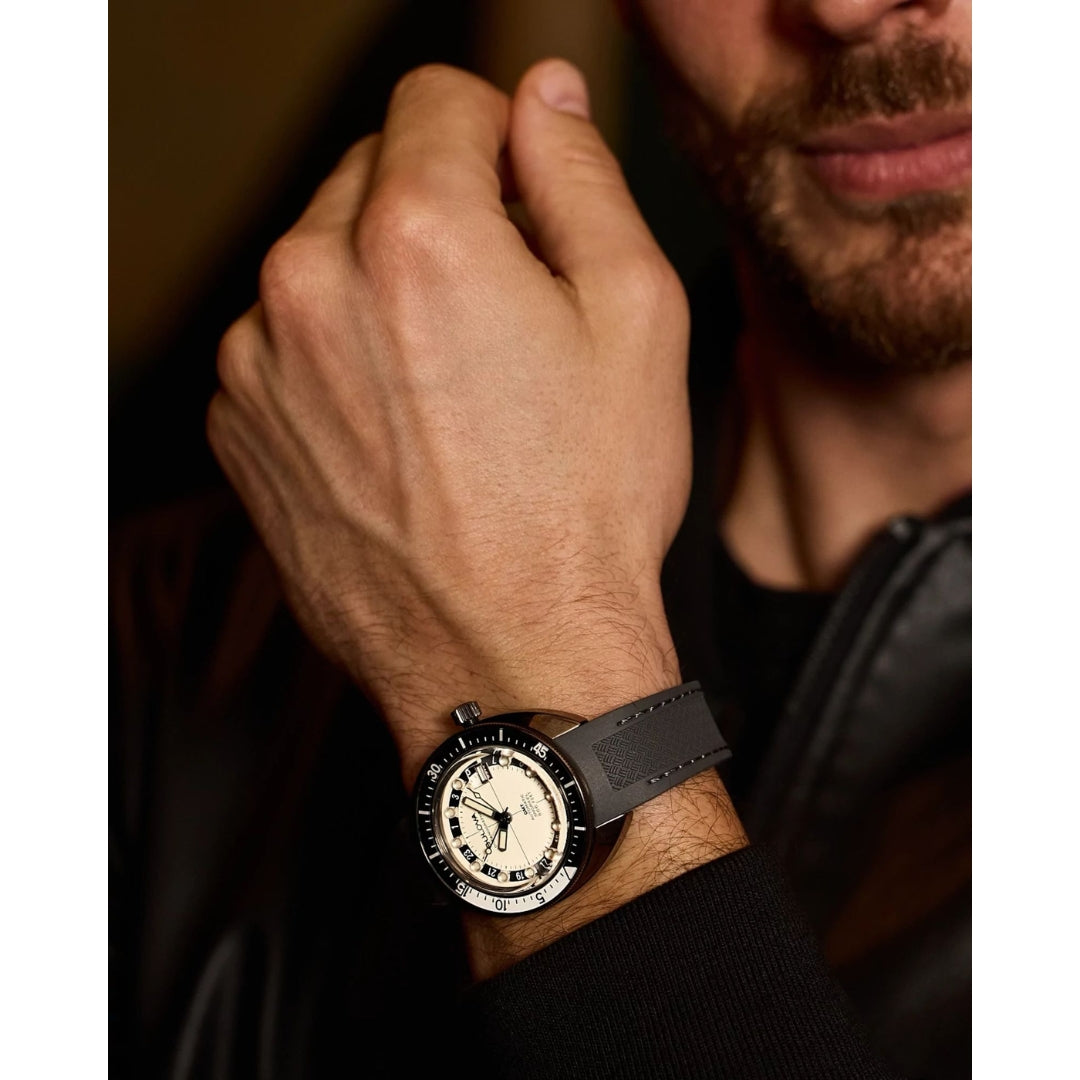 98B407 Oceanographer GMT - Luminescent White