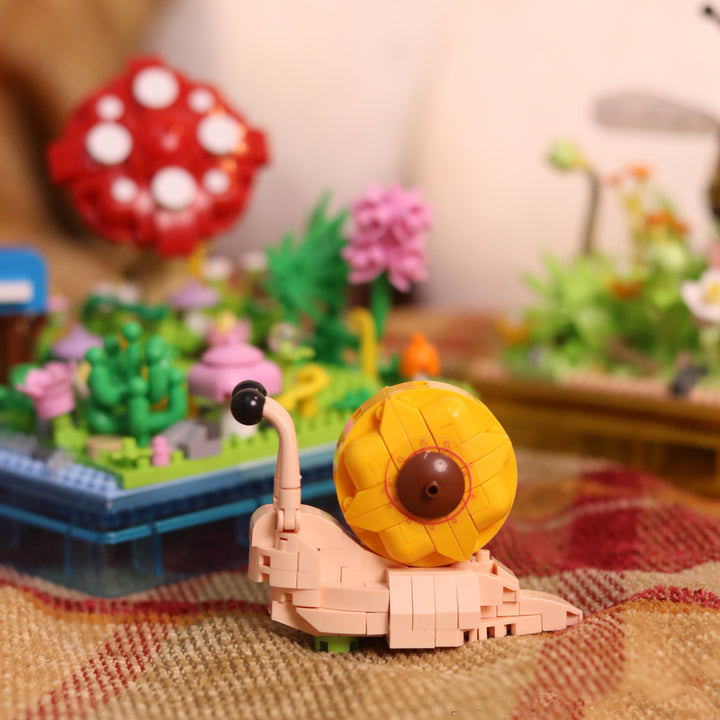 KOCO Insect n Plant Snail w Case 625pcs | Isetan KL Online Store