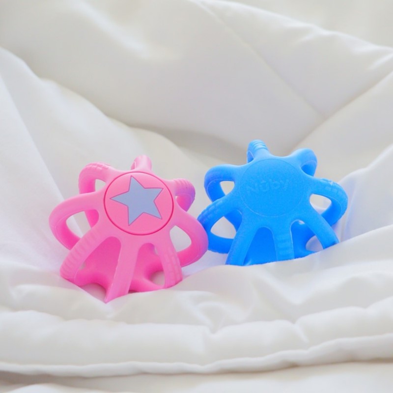 NUBY NB6889 Nuby Silicone Collapsible Ball - FDA | Isetan KL Online Store