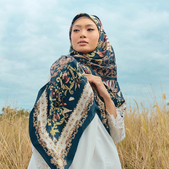 AMEERA ZAINI AZ Kayangan Square (Greece) | Isetan KL Online Store
