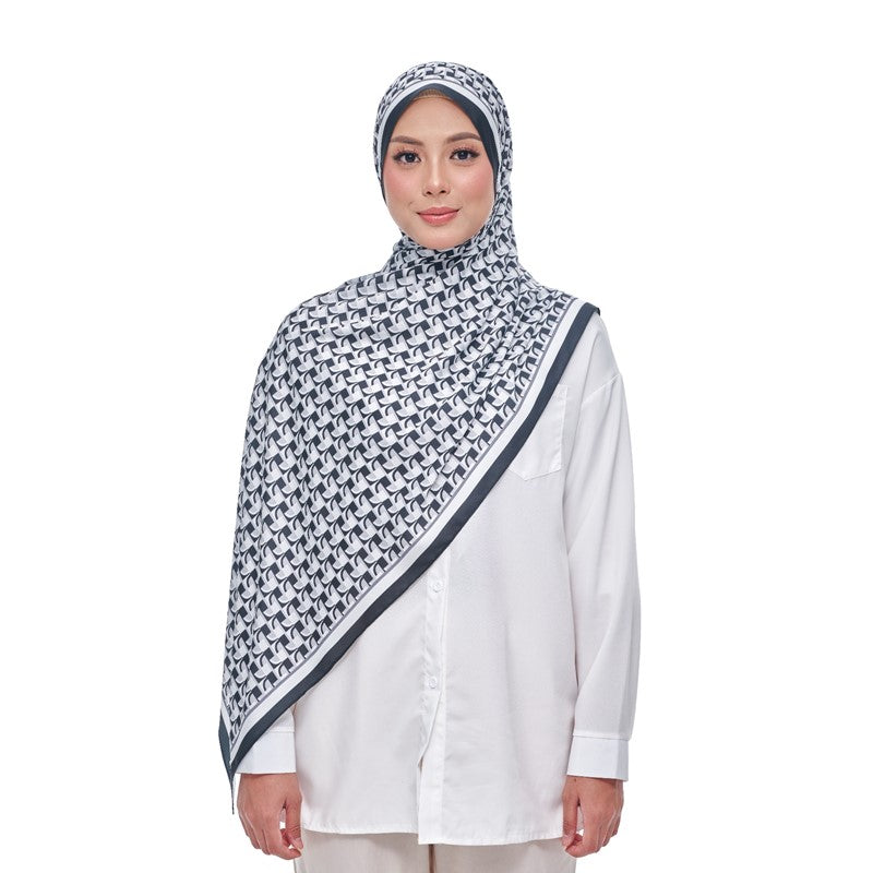 ELLE Color Therapy Monogram Shawl (Moonless Night) | Isetan KL Online Store