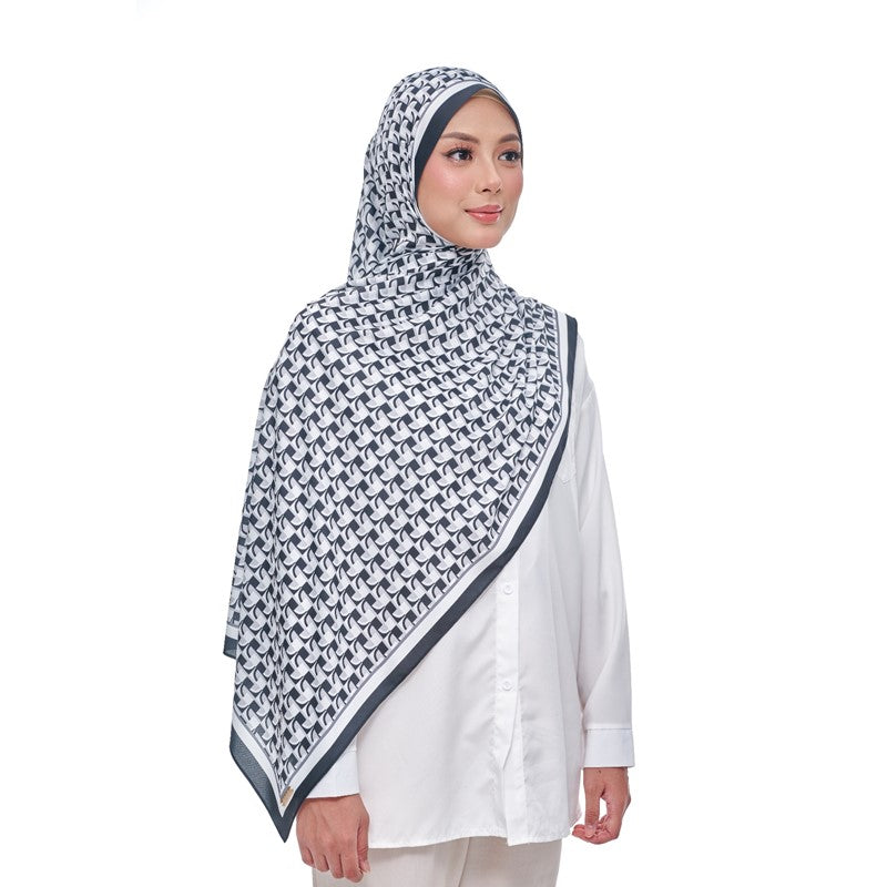 ELLE Color Therapy Monogram Shawl (Moonless Night) | Isetan KL Online Store
