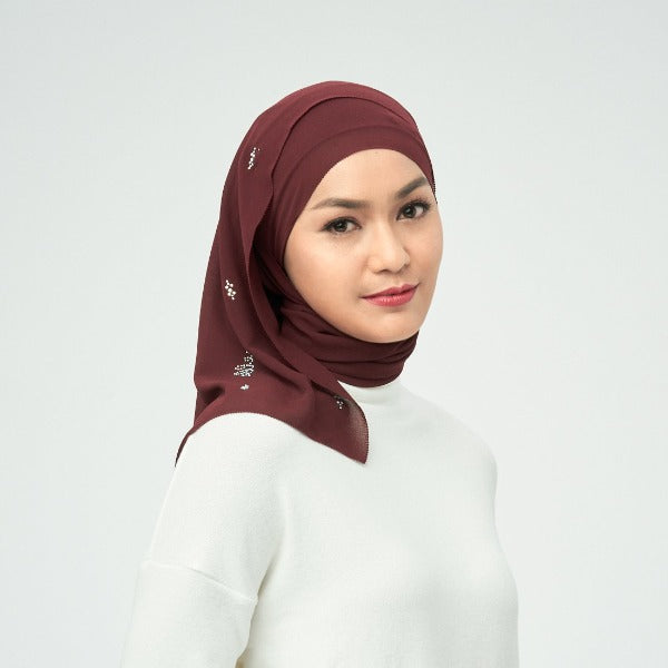ELLE Twinkle Elle Shawl (Ruby Wine) | Isetan KL Online Store